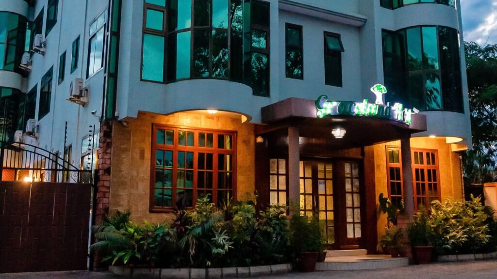 graceland-hotel-arusha-front-night